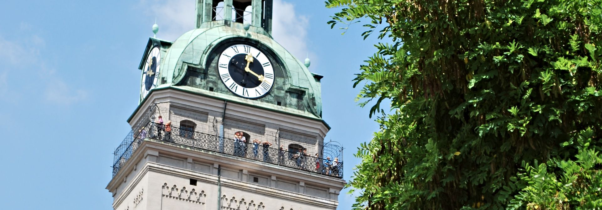 Peterskirche Tower Munich Hero